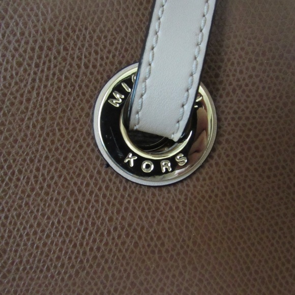 Michael Kors Jet Set Tote Bag Brown Tan Leather Adjustable Straps Classic Flaws - Picture 14 of 14